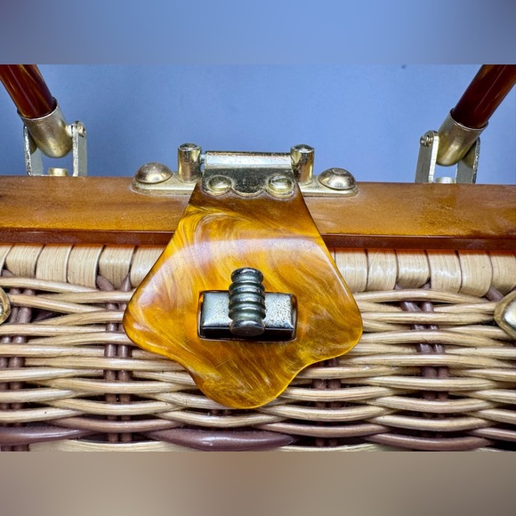 PATTI ORIGINALS Vintage 60s Natural Coated Wicker & Lucite Top Handle Purse MCM - Picture 12 of 13